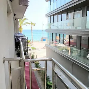 https://estudio-soleado-1.catalonia-hotels.com